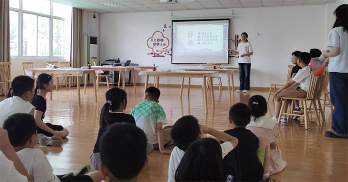會計學(xué)院：“布染丹青，巧手生花”暑期實踐團隊推進(jìn)扎染非遺進(jìn)社區(qū)