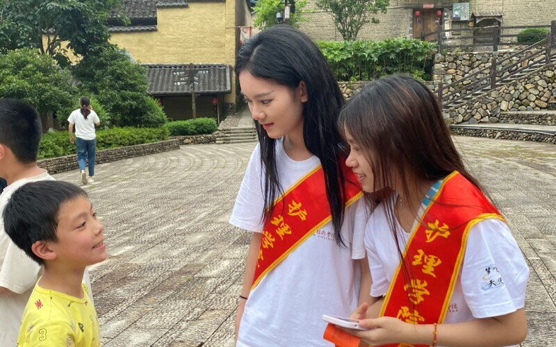 閩衛院學子三下鄉：下黨義診守健康，重溫紅色記憶，筑牢信仰之基