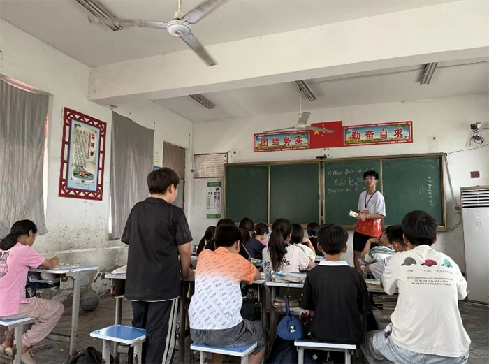 灼灼信火·圓夢中原——哈工大學子點亮鄉村孩子成長路