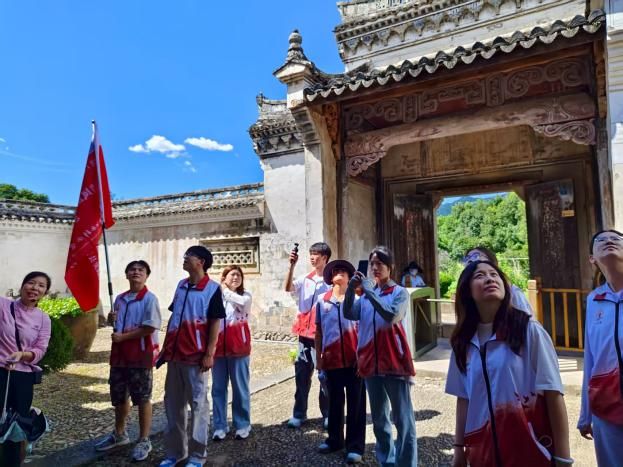 紅磚筑基踐廉行——浙江水利水電學院