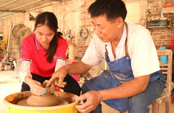 廣油學子用創意讓非遺“活” 特產“火”