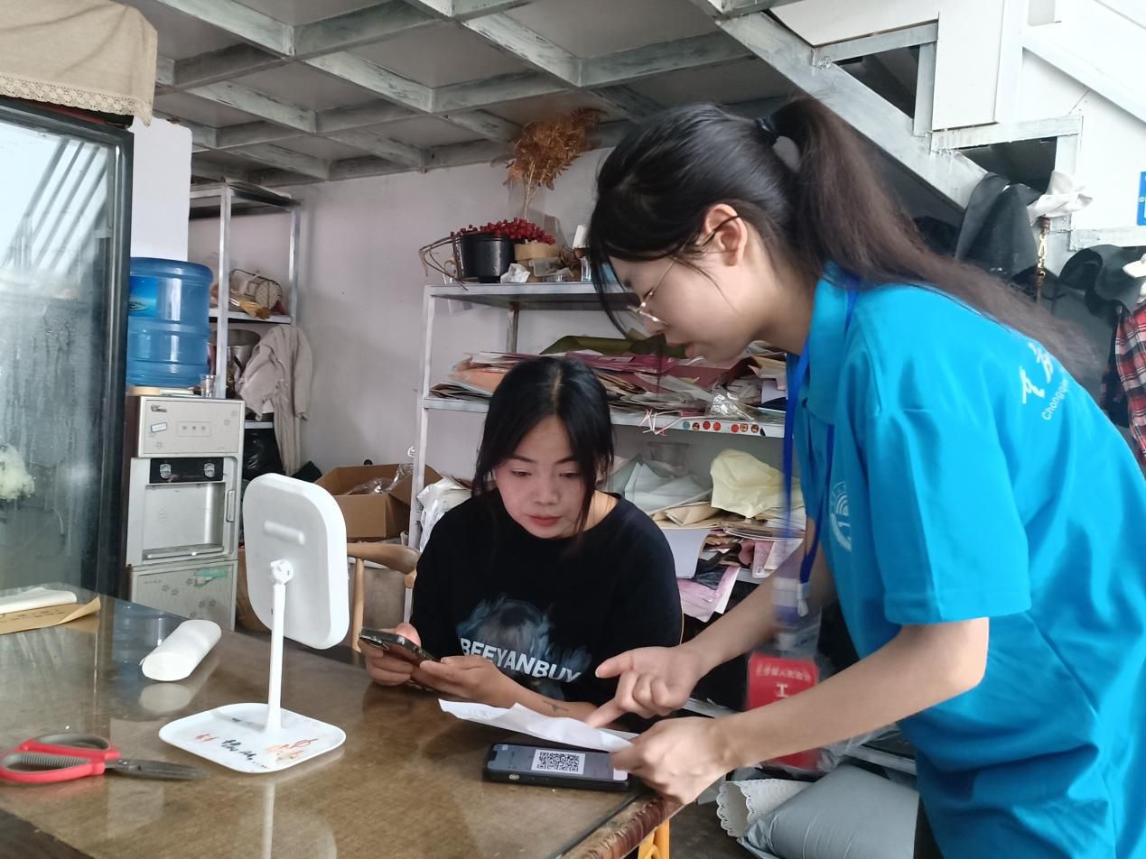 青春人科進(jìn)行時：進(jìn)商鋪撒安全種，基層共筑防護(hù)墻