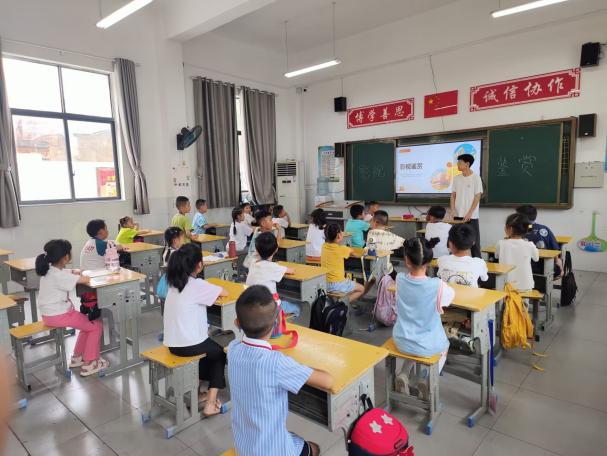 武昌理工學院云夢書韻志愿服務隊：探索銀幕藝術，傳承電影文化