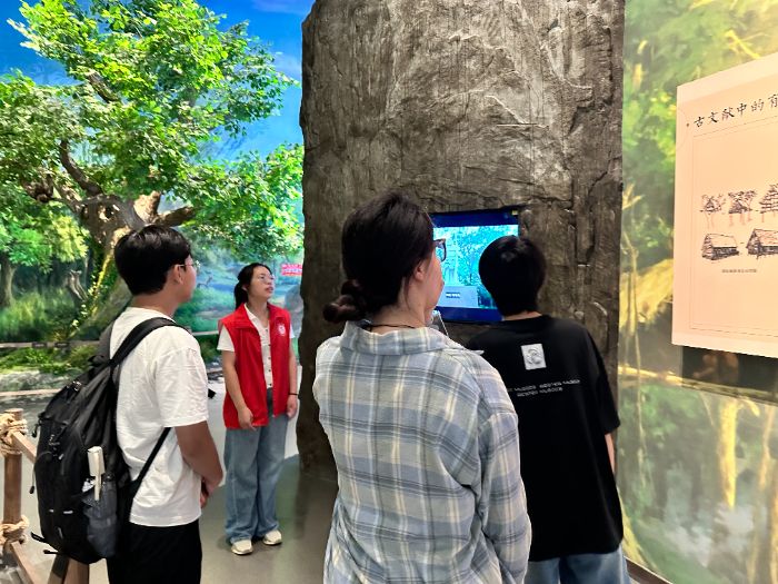 宿州職業技術學院計算機信息系學子赴巢湖開展 “青途綠征”三下鄉實踐活動