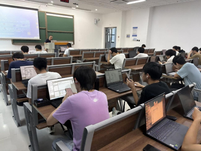 繪PCB之形，探電子世界之秘