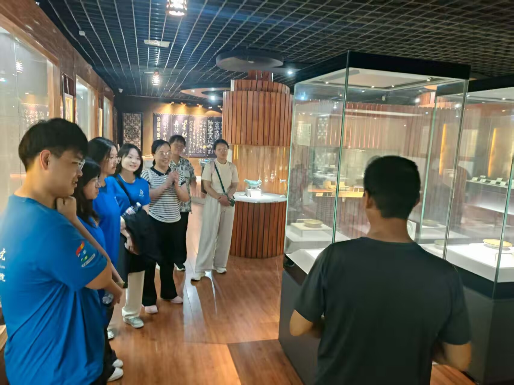 文化聚力扶貧興，青春奮力正當(dāng)時