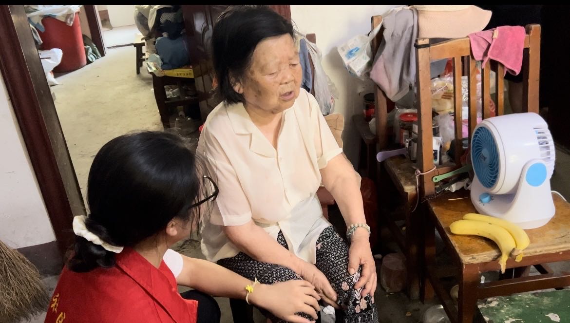 到基層去，中南學子感悟社區黨魂