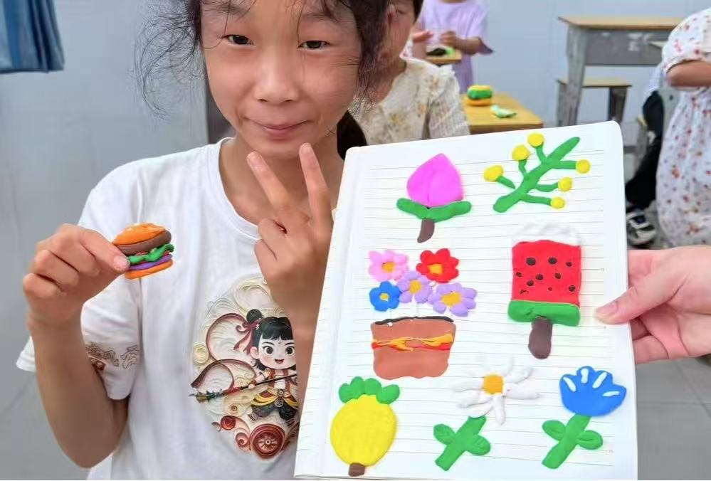 童心繪夢——啟夢工程團隊臨江小學暑期“三下鄉(xiāng)”美術課程紀實