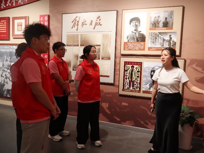 傳承南泥灣精神 賡續(xù)新時代勞模力量 ——陜西工業(yè)職業(yè)技術(shù)大學(xué)勞模精神探尋實踐團(tuán)赴延安南泥灣開展紅色研學(xué)活動